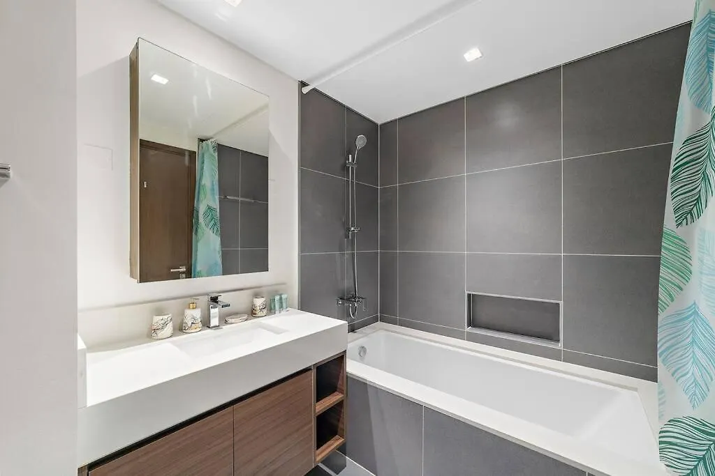 Stylish 1 Bedroom High Floor In Creek Edge Dubai Apartment