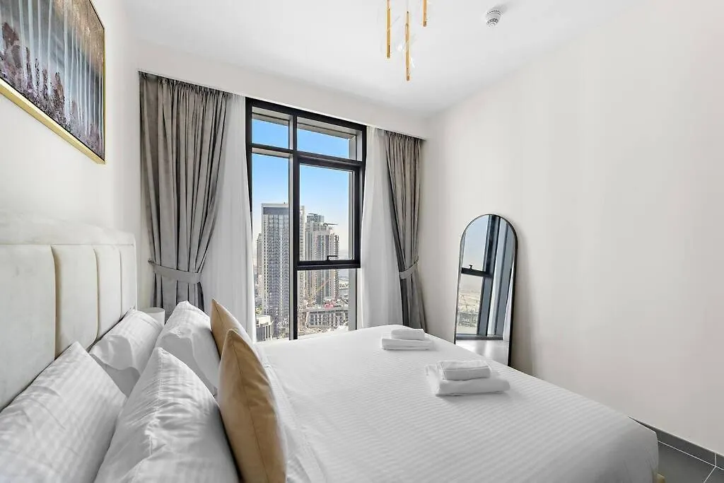 Stylish 1 Bedroom High Floor In Creek Edge Dubai Apartment