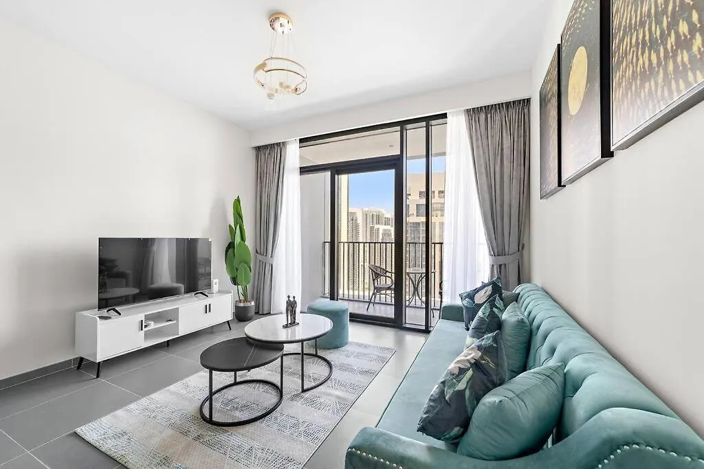 Stylish 1 Bedroom High Floor In Creek Edge location